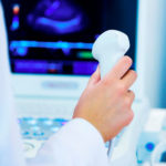 Ultrassom Doppler colorido de aorta e artérias ilíacas Ultrassom Doppler colorido de aorta e artérias ilíacas